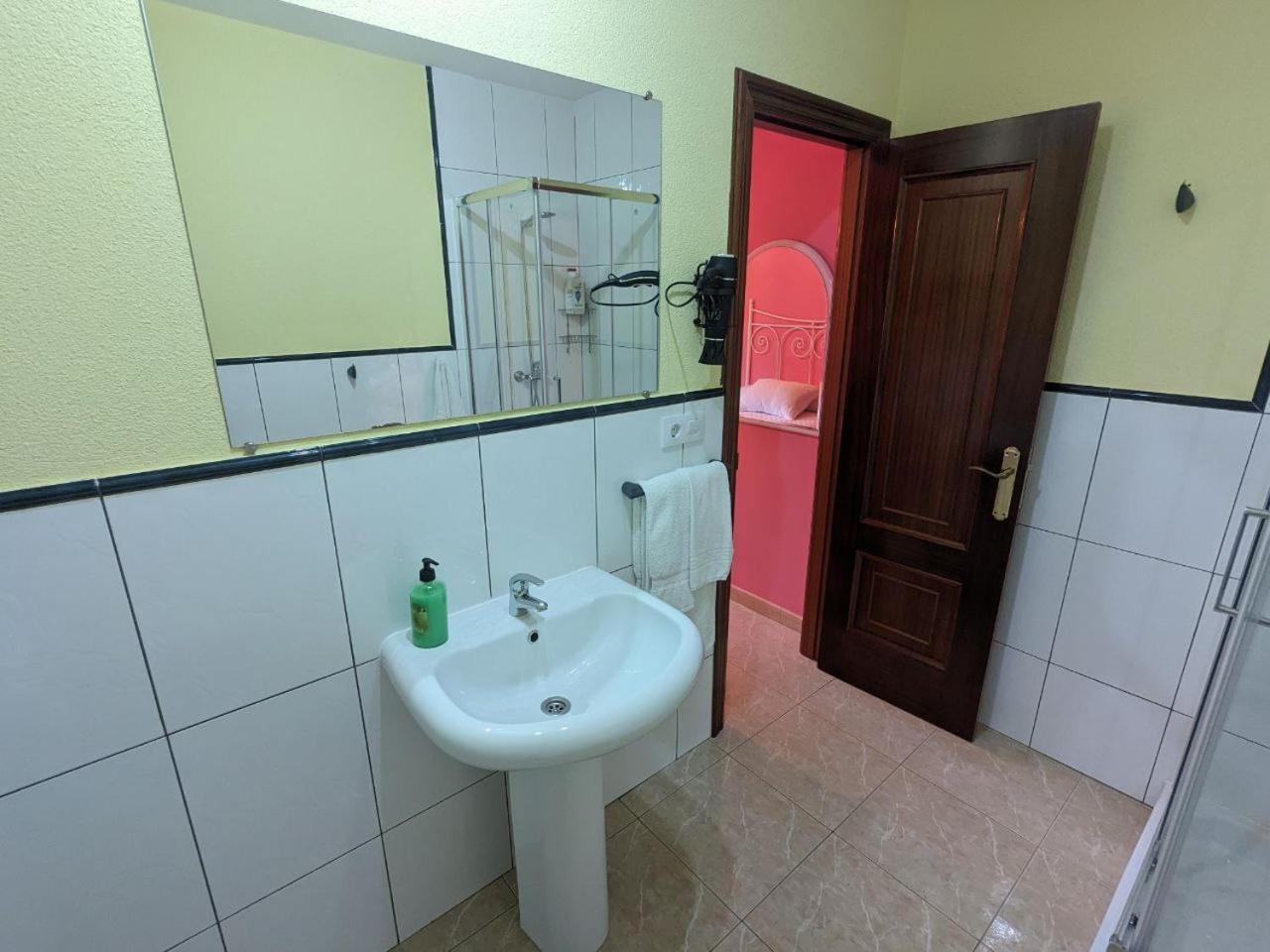 Отель Vivienda Turistica Vacacional Maricarmen Ароу Экстерьер фото
